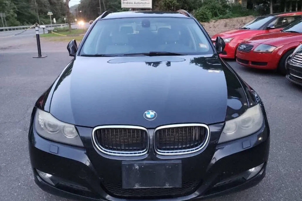2011 Bmw 328i xDrive Sports Wagon photo 1
