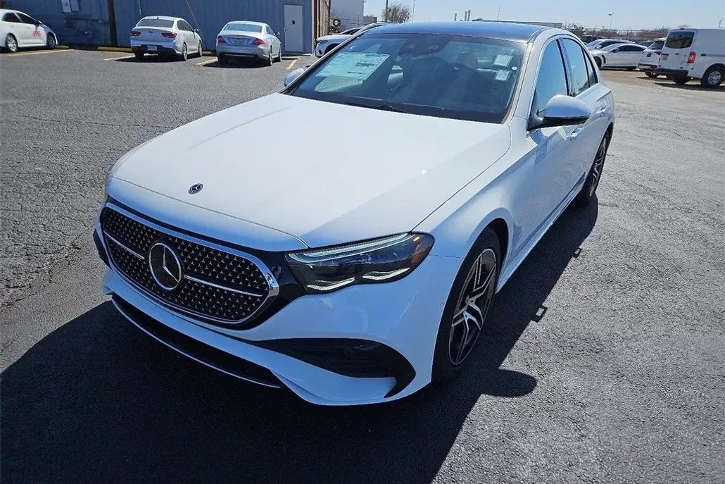 2025 Mercedes Benz E 350 4MATIC photo 1