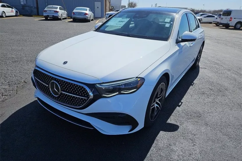 2025 Mercedes Benz E 350 4MATIC photo 1