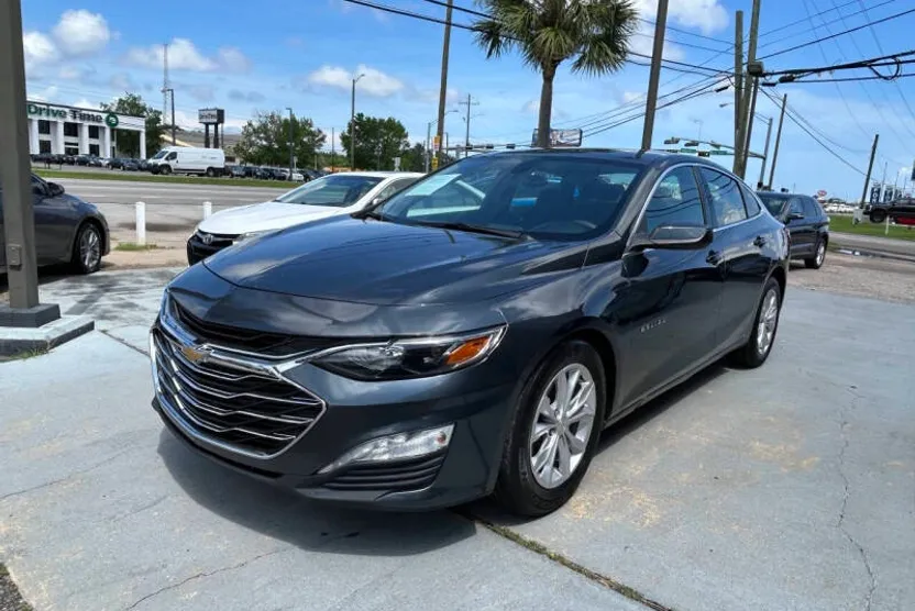 2019 Chevrolet Malibu 1LT photo 1