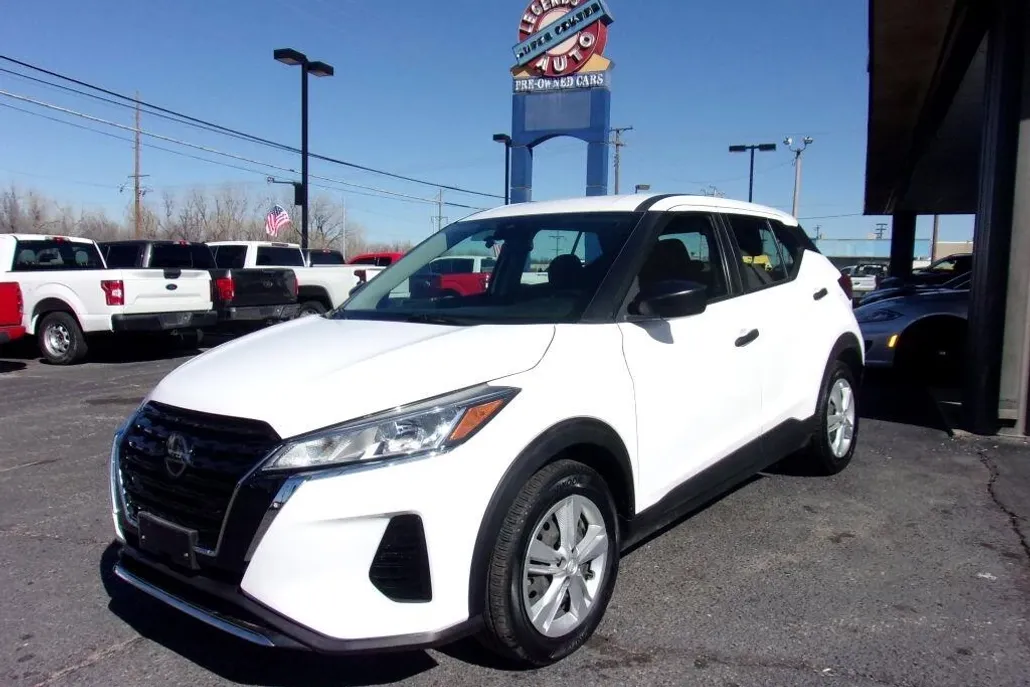 2021 Nissan Kicks S photo 1