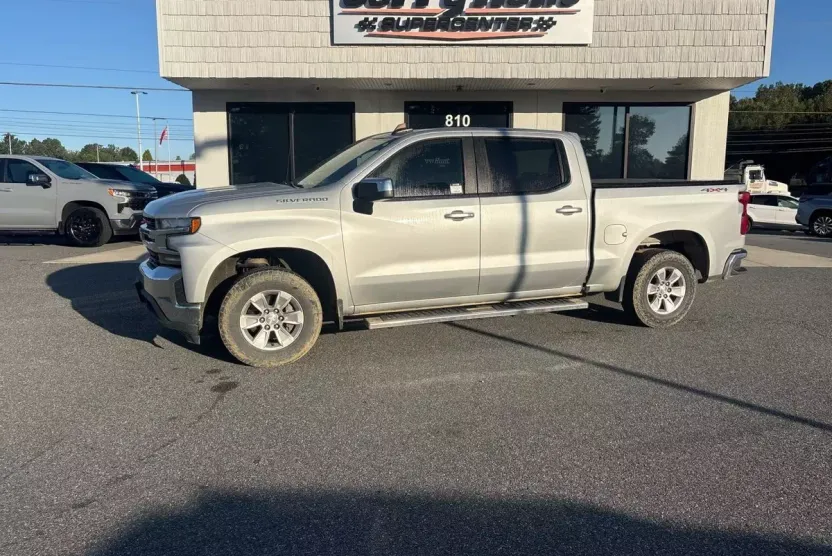 2020 Chevrolet Silverado 1500 LT photo 1