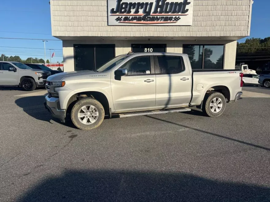 2020 Chevrolet Silverado 1500 LT photo 1