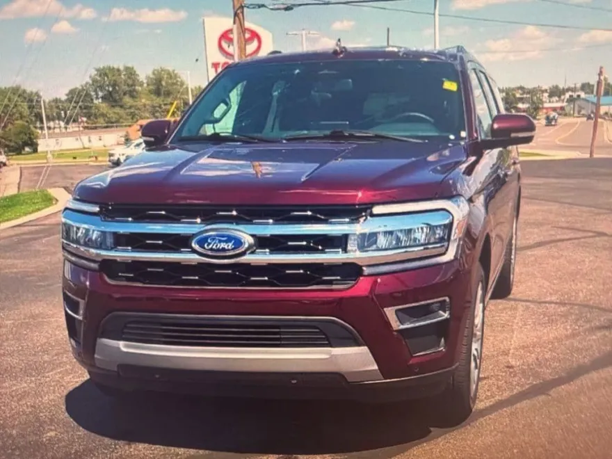 2024 Ford Expedition MAX Limited photo 1