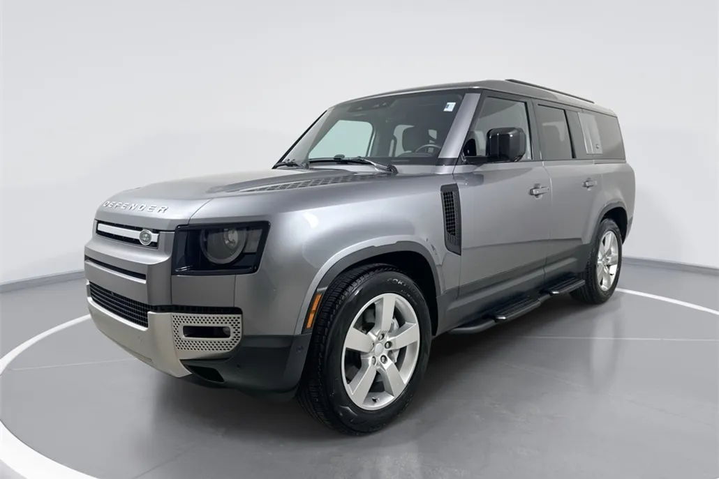 2024 Land Rover Defender S photo 1