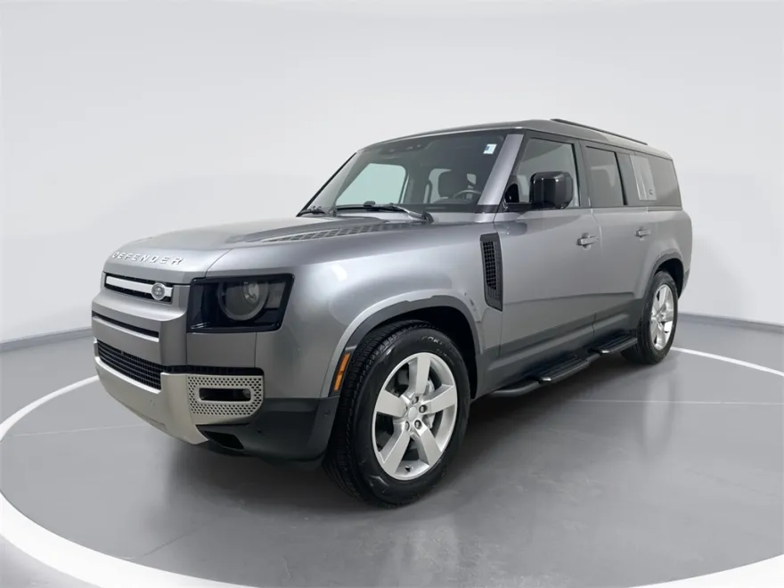 2024 Land Rover Defender S photo 1
