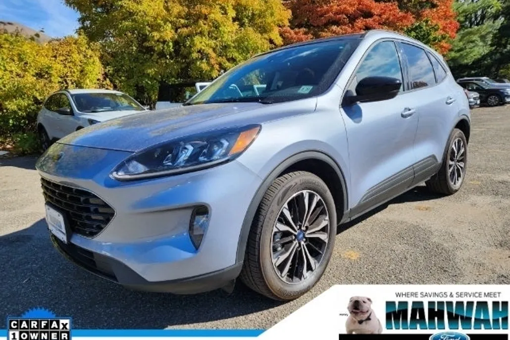 2022 Ford Escape SEL photo 1