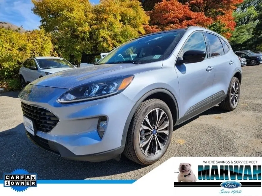 2022 Ford Escape SEL photo 1