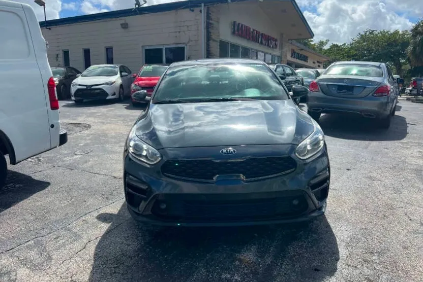 2021 Kia Forte GT-Line photo 1