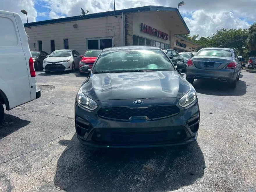 2021 Kia Forte GT-Line photo 1