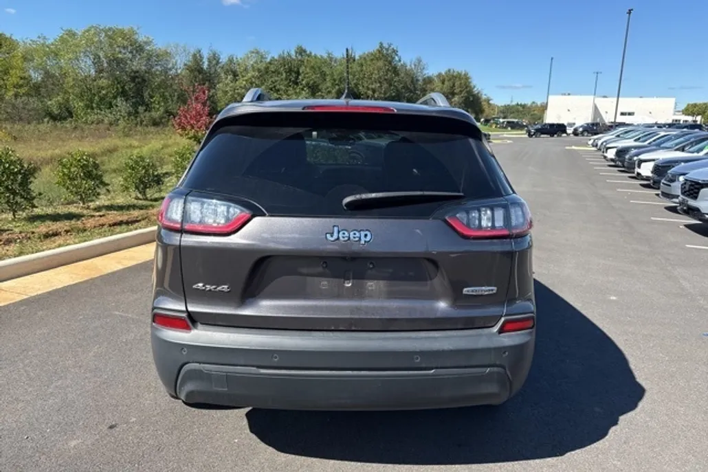 2019 Jeep Cherokee Latitude photo 1