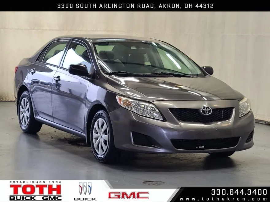 2009 Toyota Corolla LE photo 1