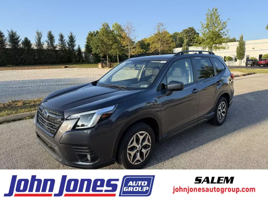 2023 Subaru Forester Premium photo 1