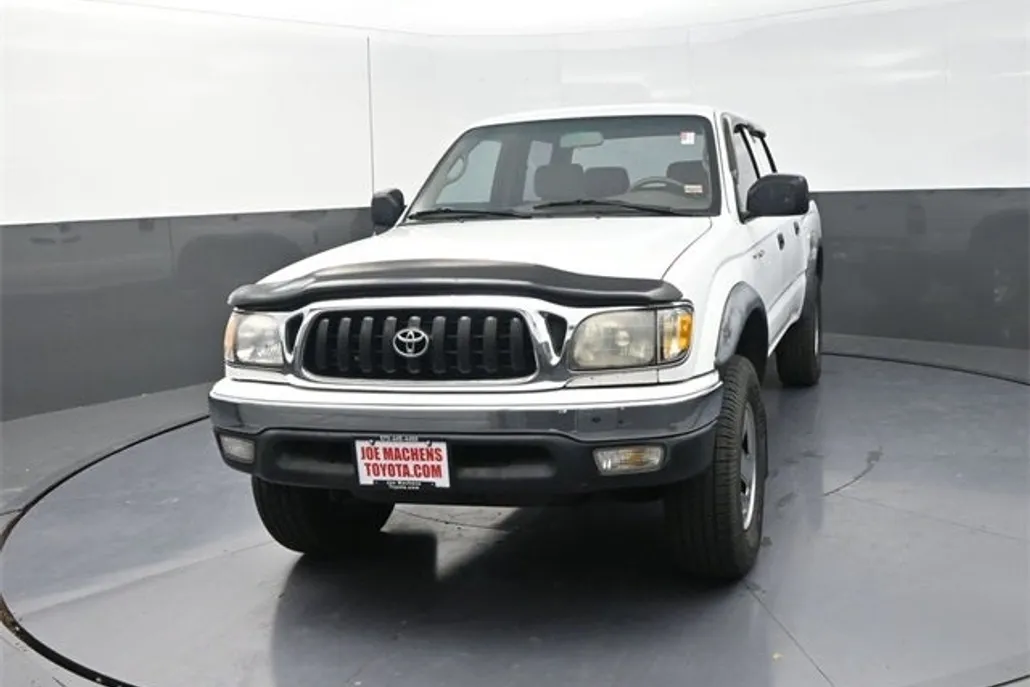 2002 Toyota Tacoma PreRunner V6 photo 1