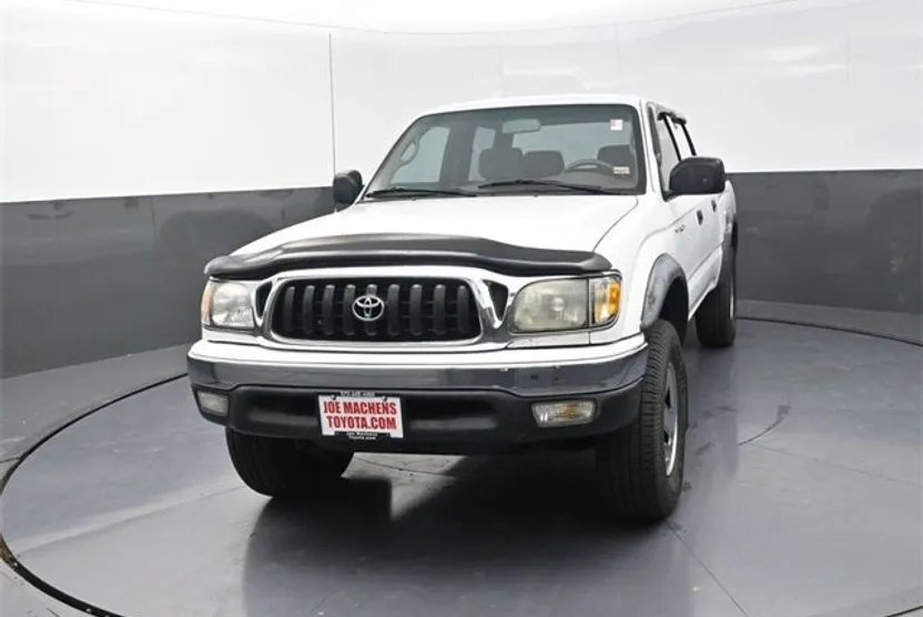 2002 Toyota Tacoma PreRunner V6 photo 1