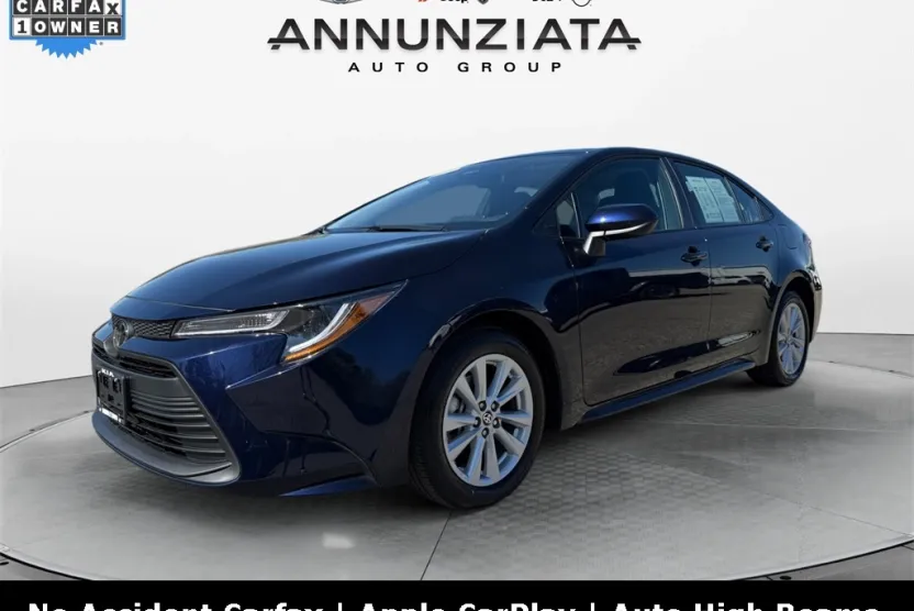 2025 Toyota Corolla LE photo 1