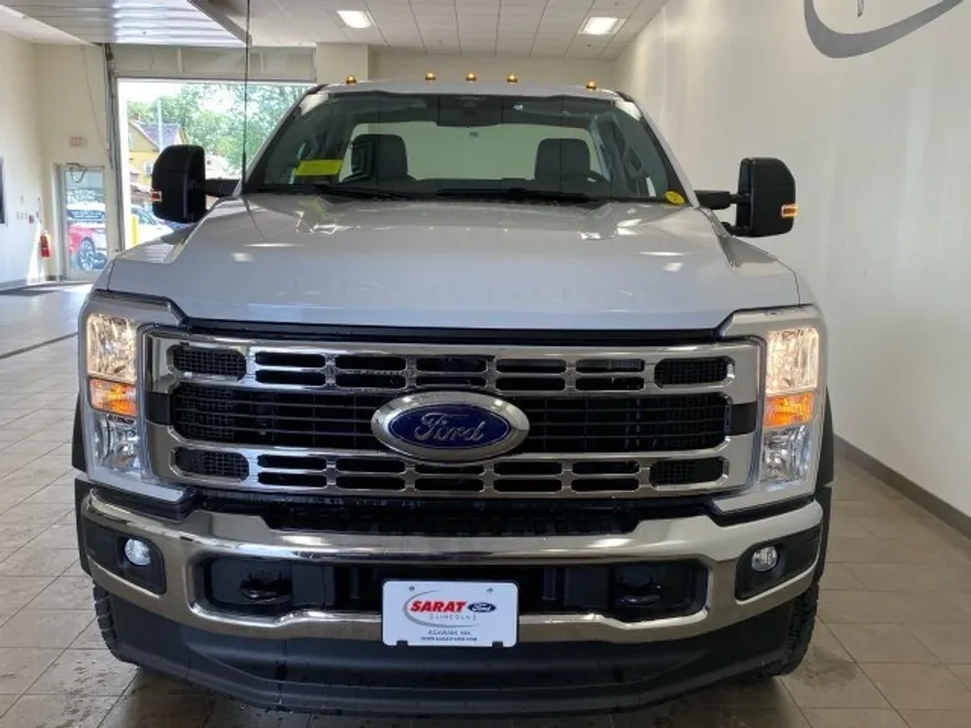 2024 Ford F-600 photo 2