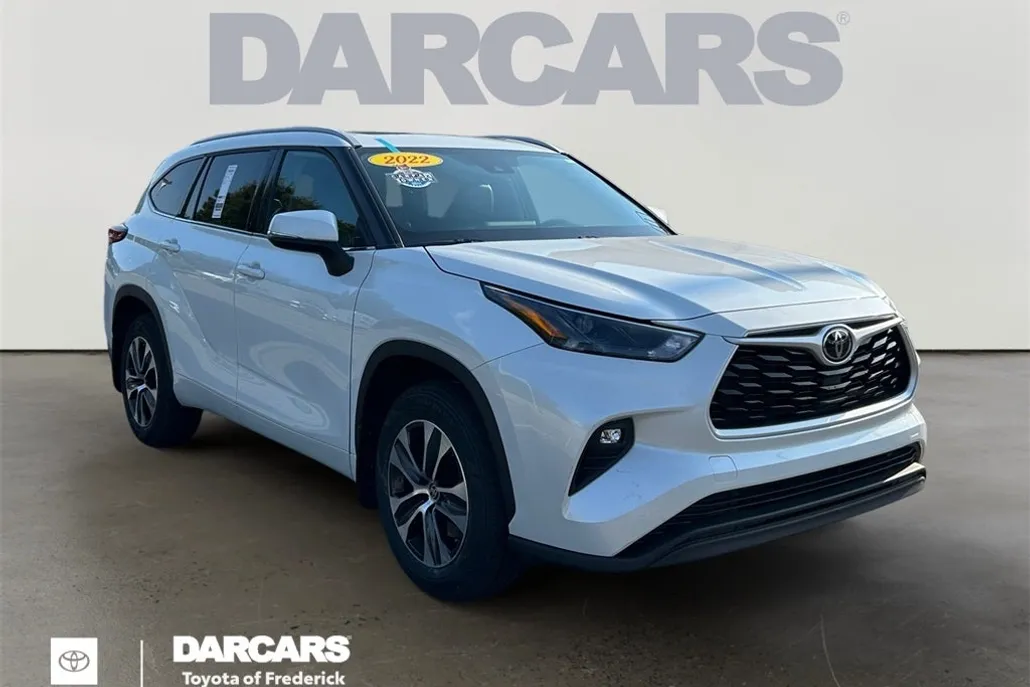 2022 Toyota Highlander XLE photo 1