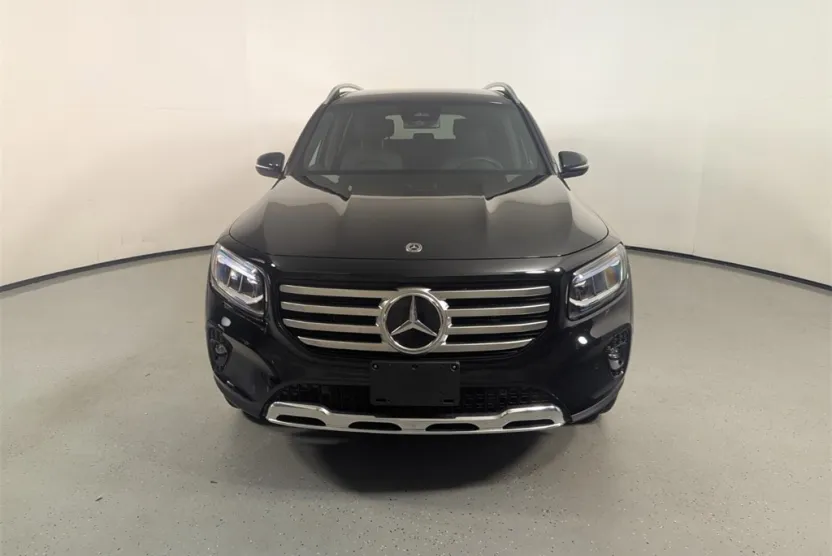 2025 Mercedes Benz GLB 250 4MATIC photo 1