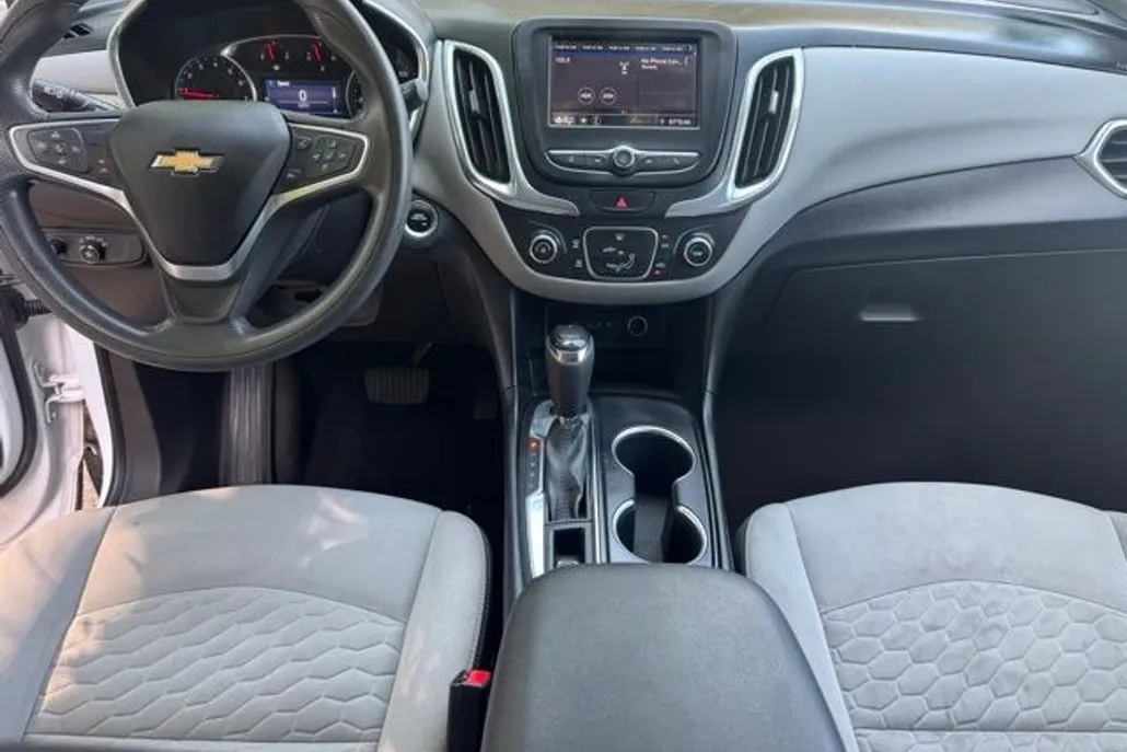 2020 Chevrolet Equinox LT photo 1