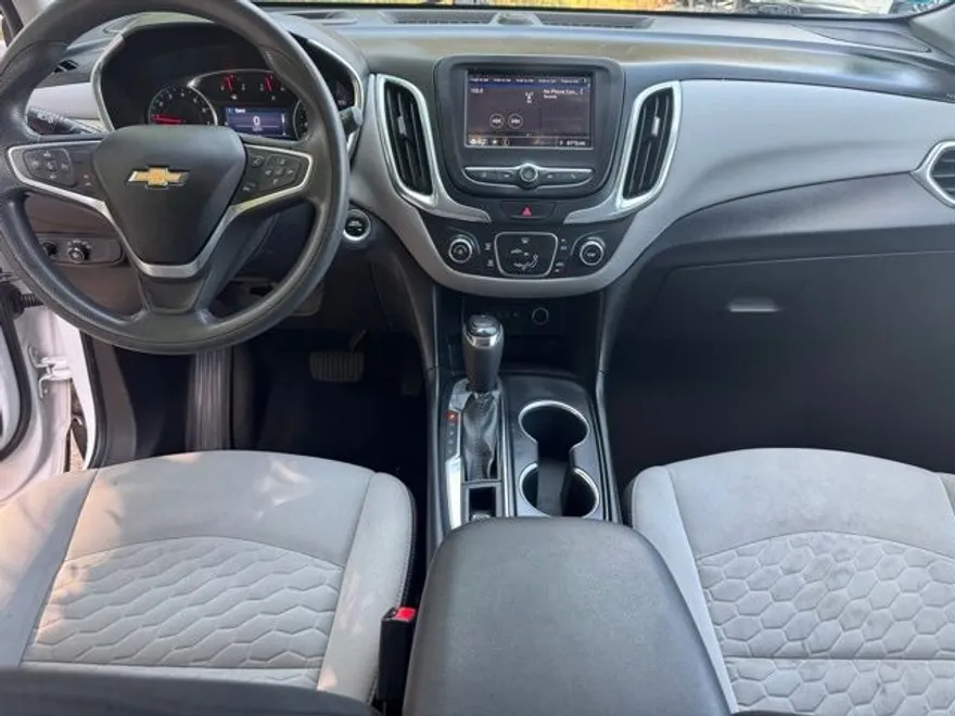 2020 Chevrolet Equinox LT photo 1