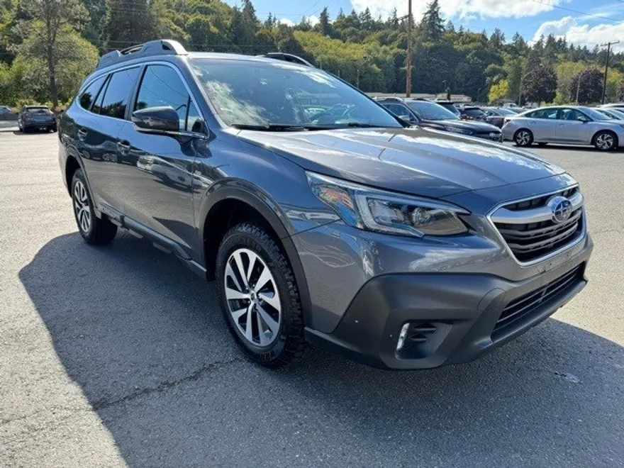 2022 Subaru Outback Premium photo 1