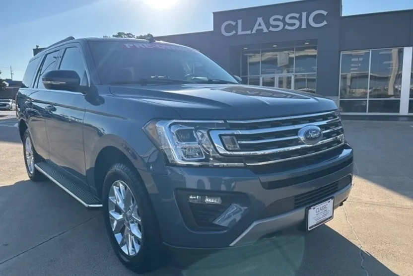 2020 Ford Expedition XLT photo 1