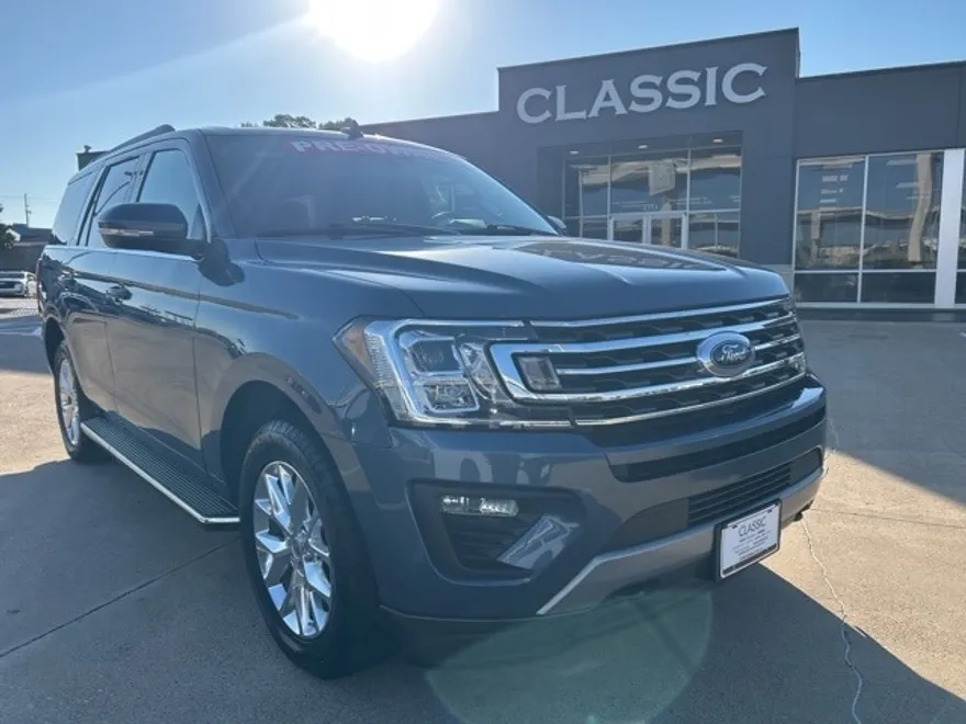 2020 Ford Expedition XLT photo 1