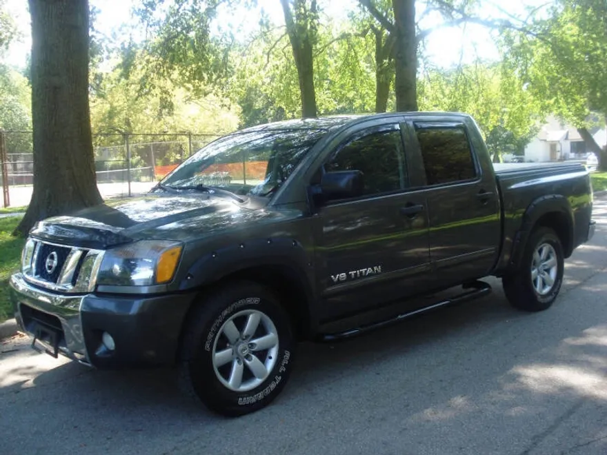2012 Nissan Titan SV photo 1
