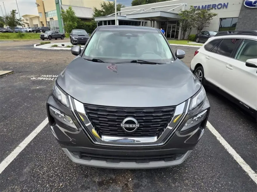 2022 Nissan Rogue SV photo 1