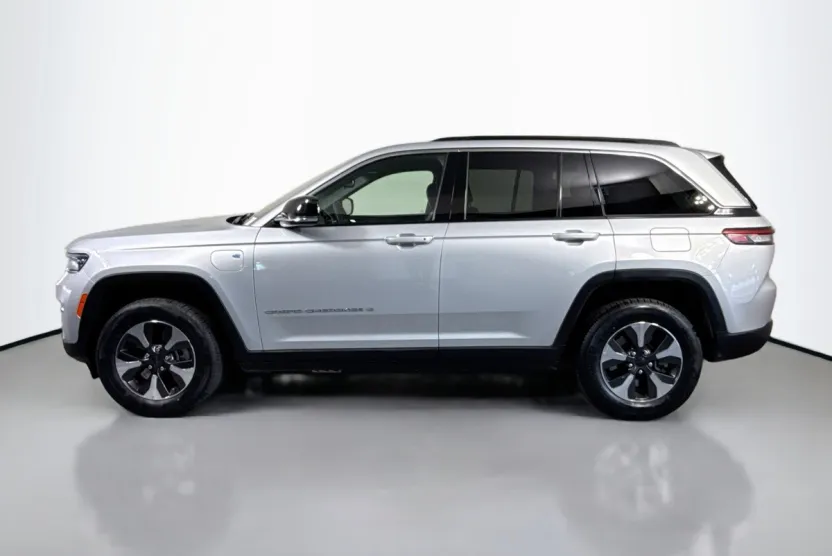 2024 Jeep Cherokee Base Sport photo 1