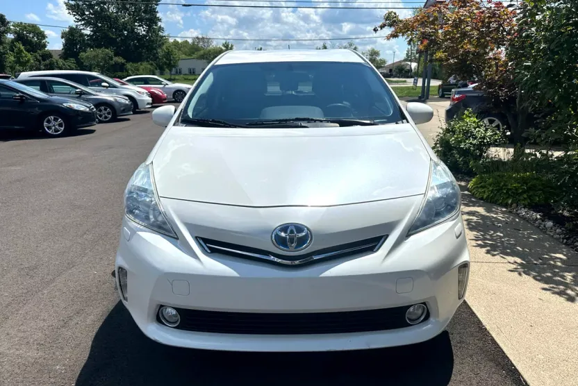2012 Toyota Prius V Five photo 1
