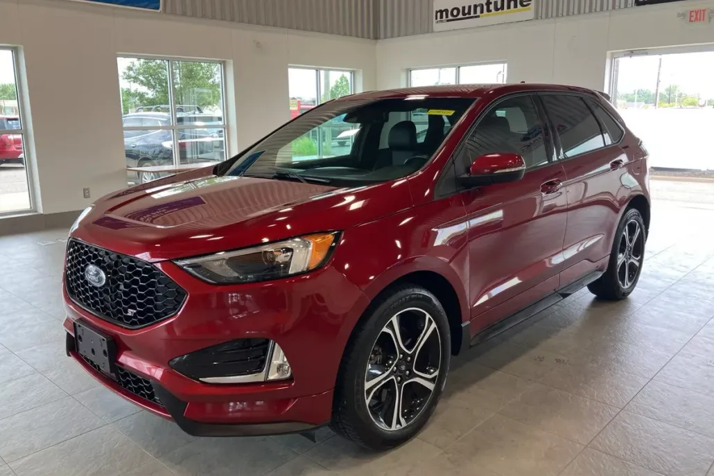 2019 Ford Edge ST photo 1