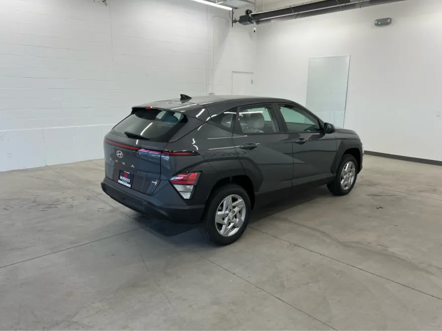 2026 Hyundai Kona SE photo 1