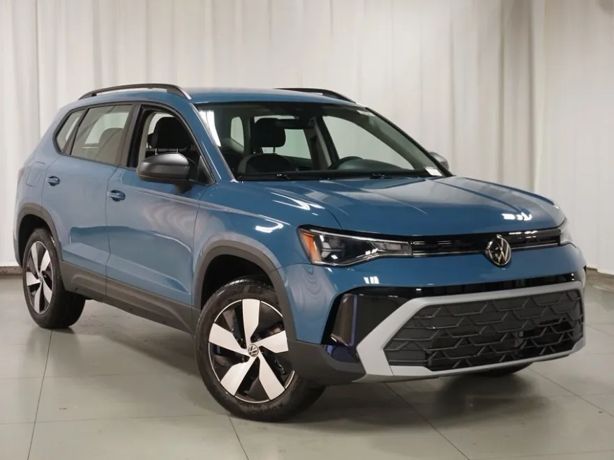 2025 Volkswagen Taos S photo 1