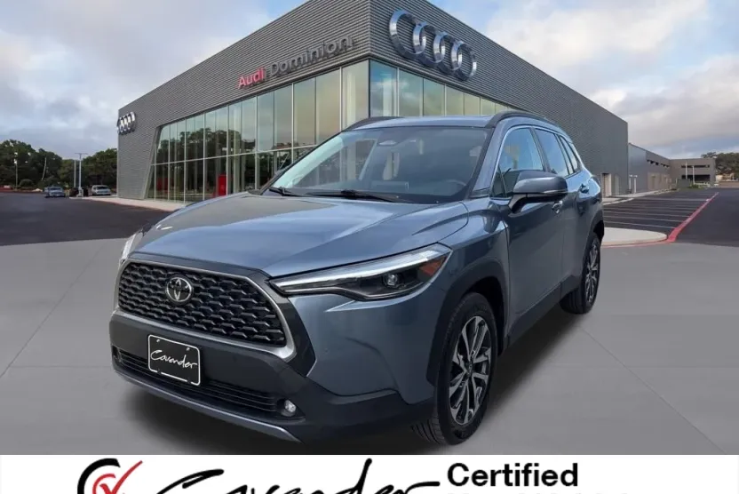 2024 Toyota Corolla Cross XLE photo 1