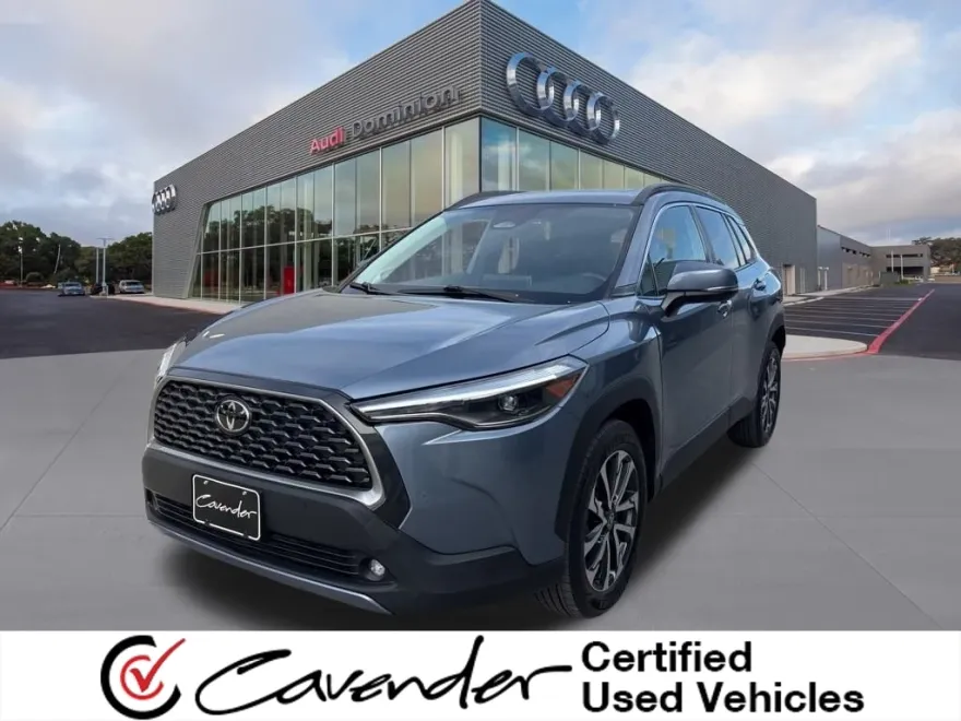 2024 Toyota Corolla Cross XLE photo 1