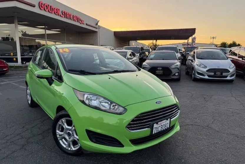 2014 Ford Fiesta SE photo 1