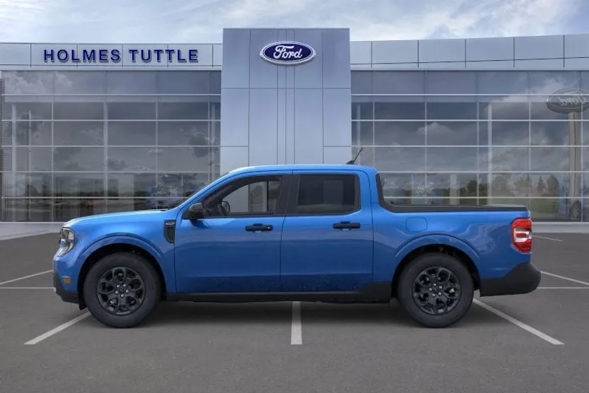 2025 Ford Maverick XLT photo 1