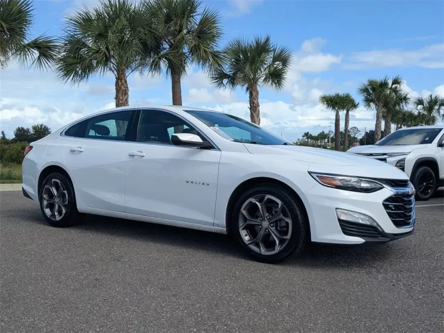 2024 Chevrolet Malibu 1LT photo 1