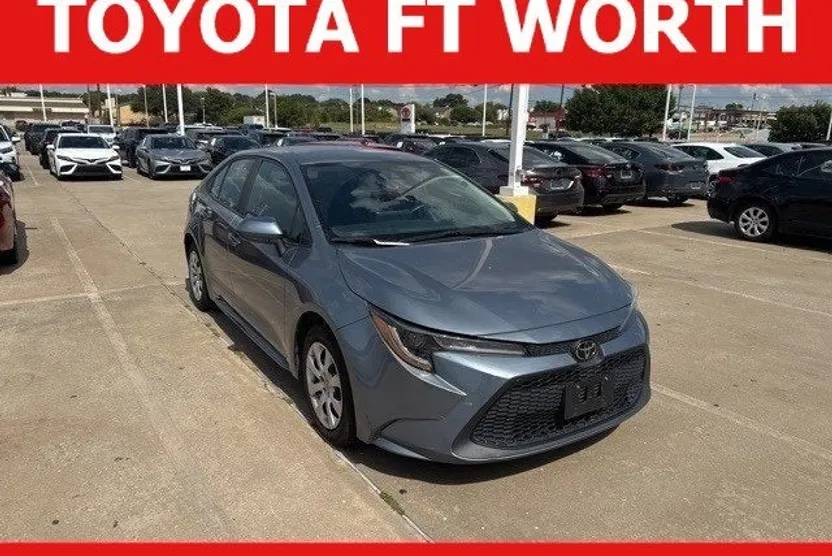 2022 Toyota Corolla LE photo 1