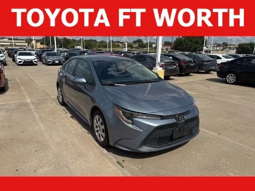 2022 Toyota Corolla LE photo 1