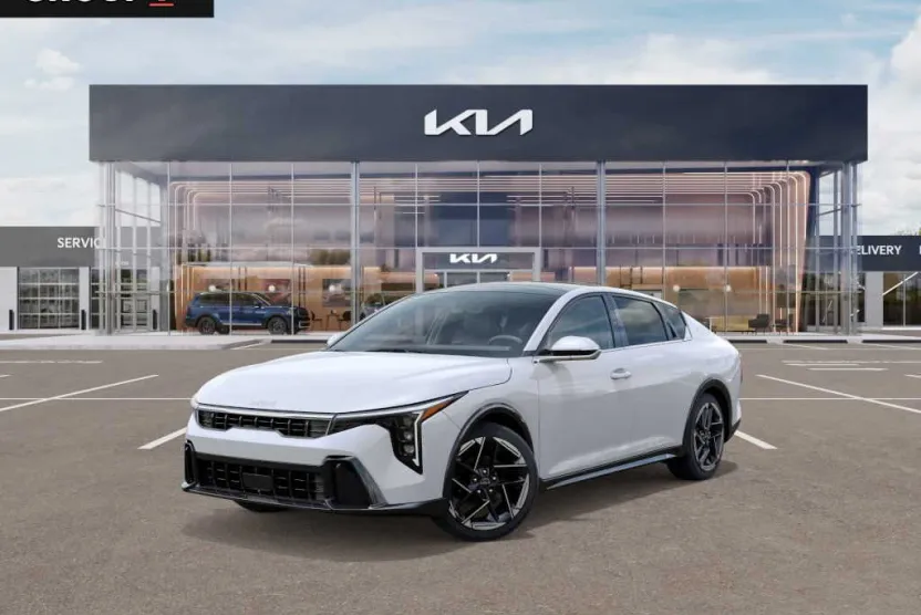 2025 Kia K4 GT-Line photo 1