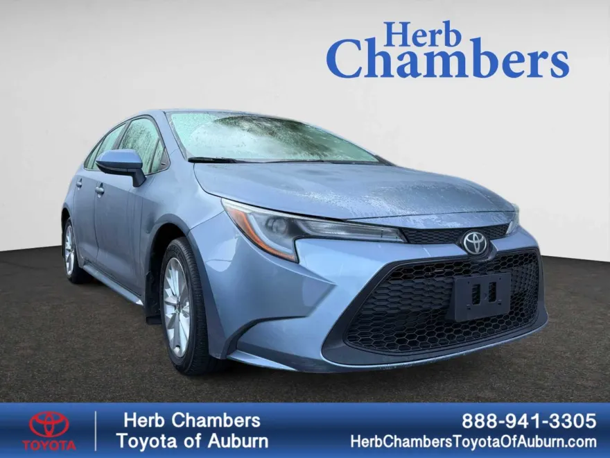2022 Toyota Corolla LE photo 1