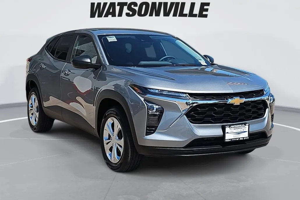 2026 Chevrolet Trax LS photo 1
