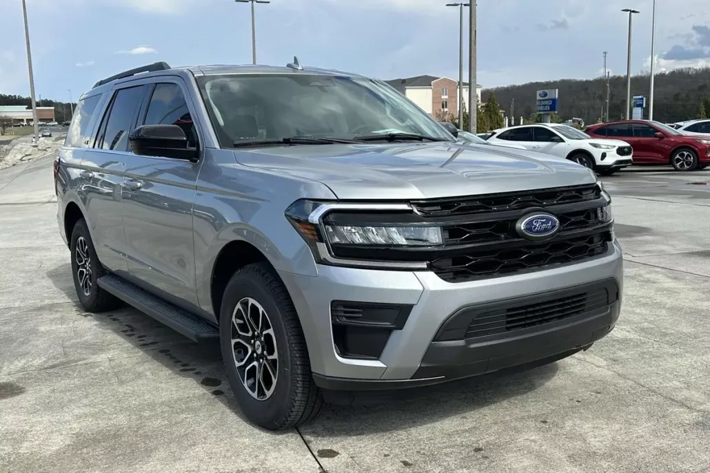2024 Ford Expedition STX photo 1