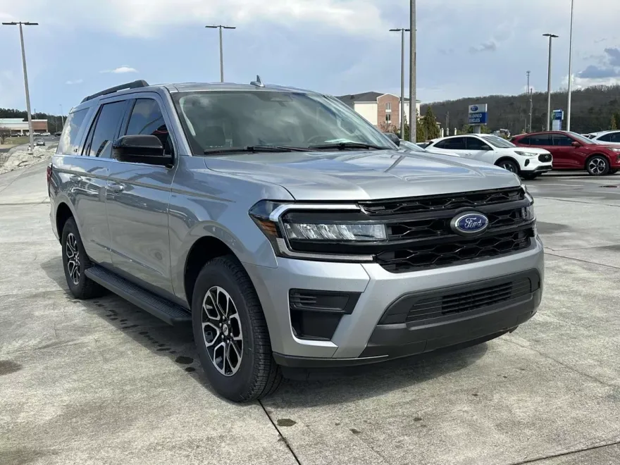 2024 Ford Expedition STX photo 1