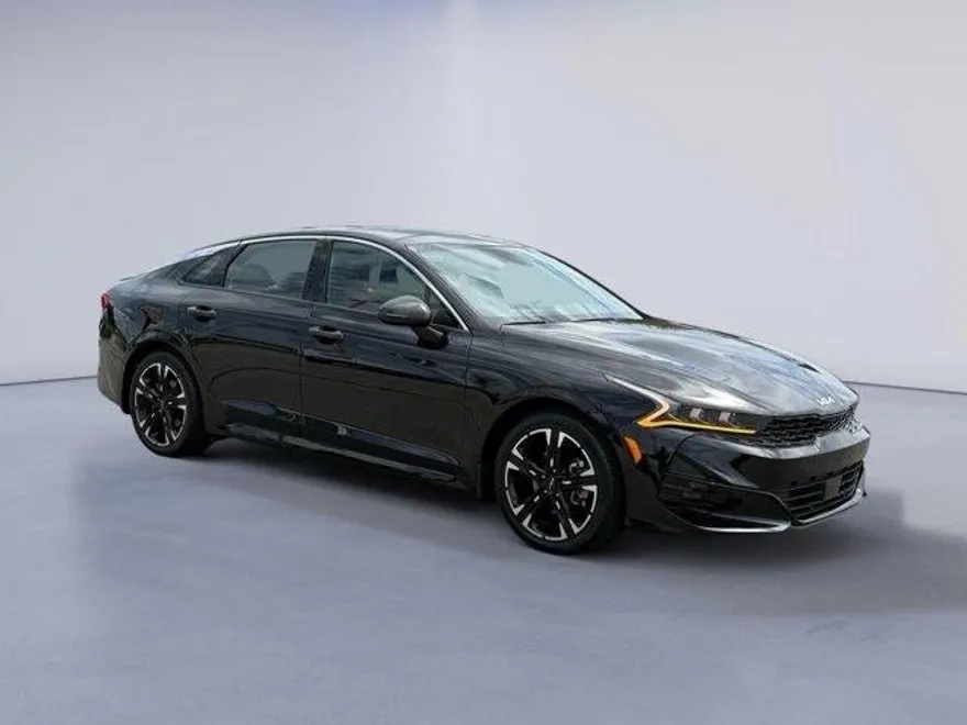 2022 Kia K5 GT-Line photo 1