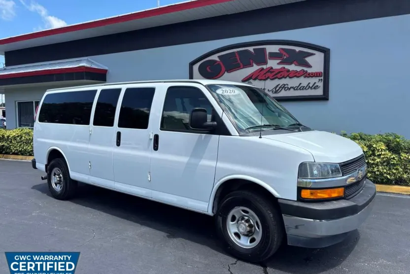 2020 Chevrolet Express Passenger LT photo 1