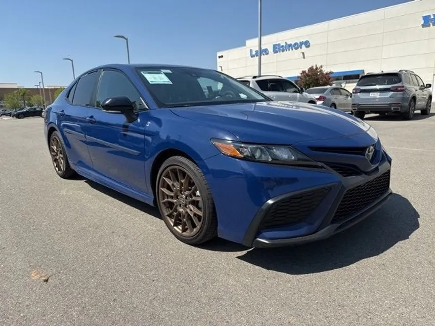 2023 Toyota Camry SE photo 1